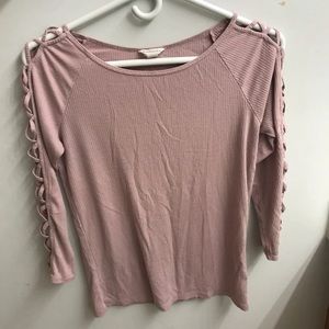 Aeropostale cut out sleeves